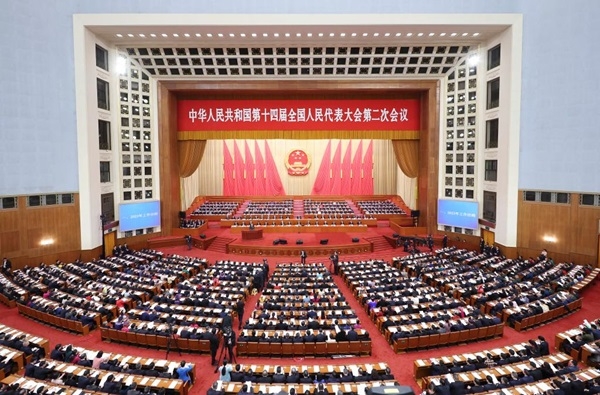 聚焦新能源車！今年兩會李書福/雷軍/何小鵬等提了這些建議