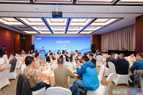 從粗放增長到價(jià)值創(chuàng)新！大族鋰電智能裝備解決方案引領(lǐng)產(chǎn)業(yè)變革