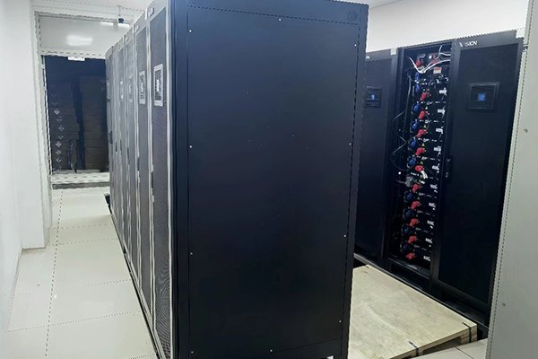 采用高倍率磷酸鐵鋰電池！雄韜REVO鋰電方案落地新疆公安系統