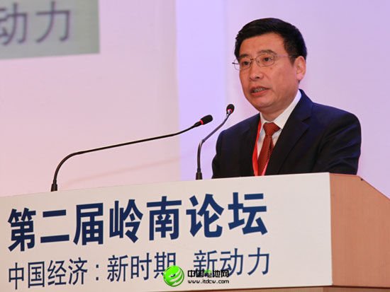 “第二屆嶺南論壇”于2013年3月31日在廣州舉行。上圖為工業(yè)和信息化部部長、黨組書記苗圩。(圖片來源：新浪財經 梁斌 攝)