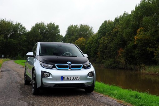 近年來中國不斷出臺政策大力推廣電動汽車，各大廠商紛紛推出純電動細(xì)分市場產(chǎn)品，多款車型的上市日期已經(jīng)逐漸臨近，除了特斯拉Model S外，寶馬i3、大眾e-up！也將引入國內(nèi)，備受關(guān)注的騰勢、之諾1E、啟辰晨風(fēng)等至少11款車型有望在今年上市銷售，2014年可謂純電動汽車在中國市場直面競爭的一年。