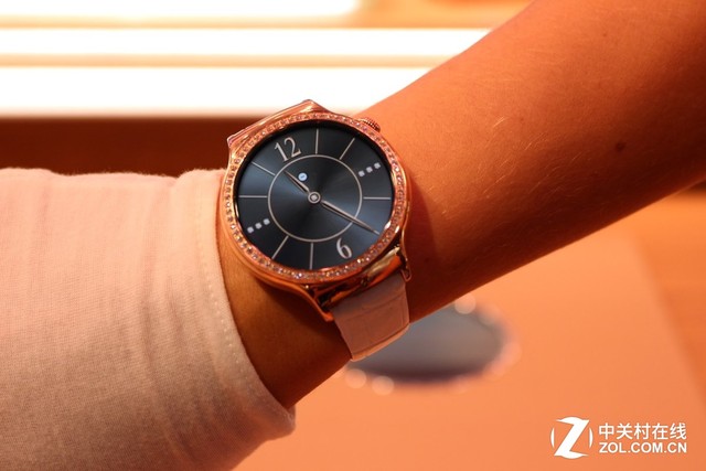 盡顯奢華 華為發(fā)布女士款HUAWEI WATCH 