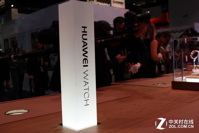 盡顯奢華 華為發(fā)布女士款HUAWEI WATCH 