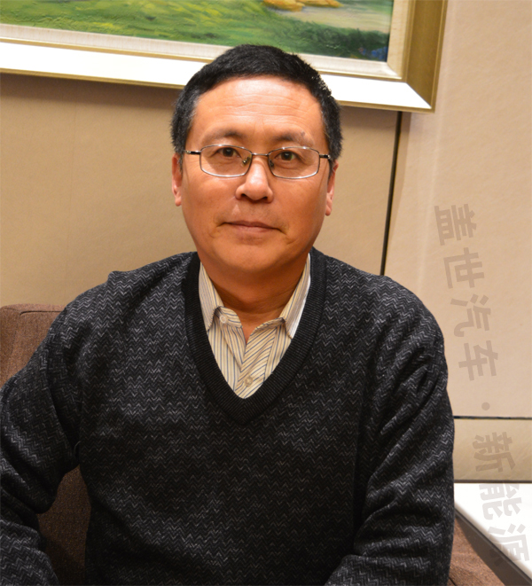 其中，鎳氫動(dòng)力電池目前被豐田等世界主流車企應(yīng)用在混合動(dòng)力車型上。中國(guó)在支持新能源汽車產(chǎn)業(yè)發(fā)展方面，也把鎳氫動(dòng)力電池當(dāng)成重點(diǎn)支持對(duì)象。2015年11月份，工信部公示第一批符合《汽車動(dòng)力蓄電池行業(yè)規(guī)范條件》的企業(yè)目錄，共入選10家汽車動(dòng)力電池企業(yè)，其中有2家是鎳氫動(dòng)力電池廠商。