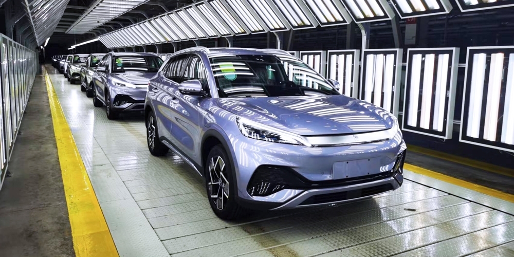 今年全球電動(dòng)汽車(chē)銷(xiāo)量或達(dá)1700萬(wàn)輛 鋰等關(guān)鍵金屬價(jià)格下行帶動(dòng)電池降價(jià)