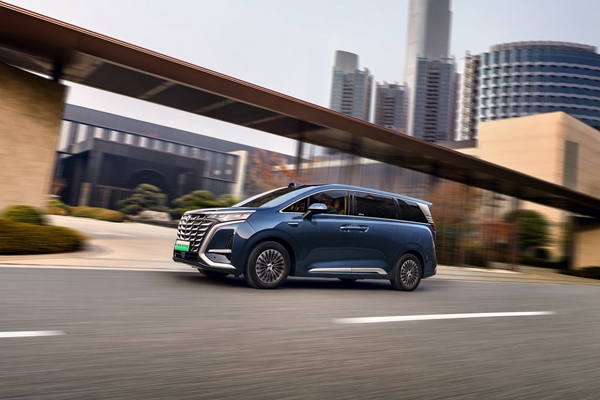 售價33.98萬元起！25款騰勢D9重磅上市，再立MPV 6大標(biāo)桿！