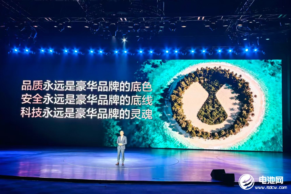 標配磷酸鐵鋰刀片電池！大六座安全豪華SUV騰勢N8L預定下一個爆款？