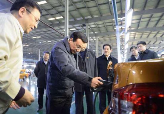 李克強考察電動汽車研發(fā)：向污染宣戰(zhàn)！
