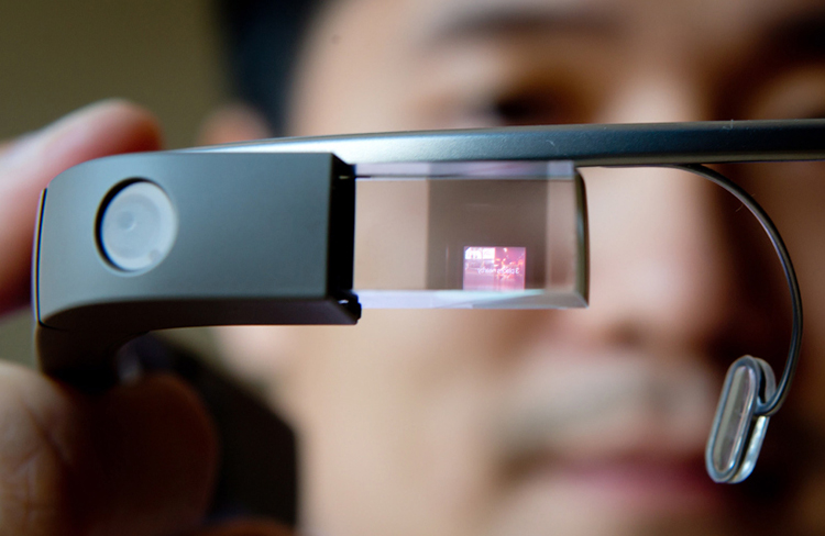找不到電動車的充電站？那問問Google Glass吧