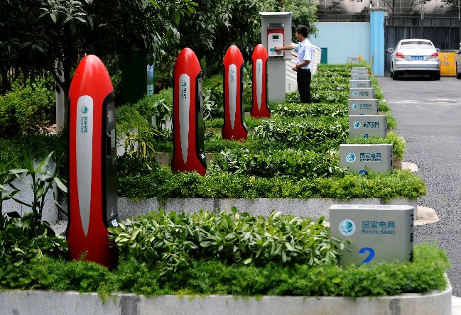 北京將大規(guī)模建汽車充電樁 年內(nèi)完成千個快充樁