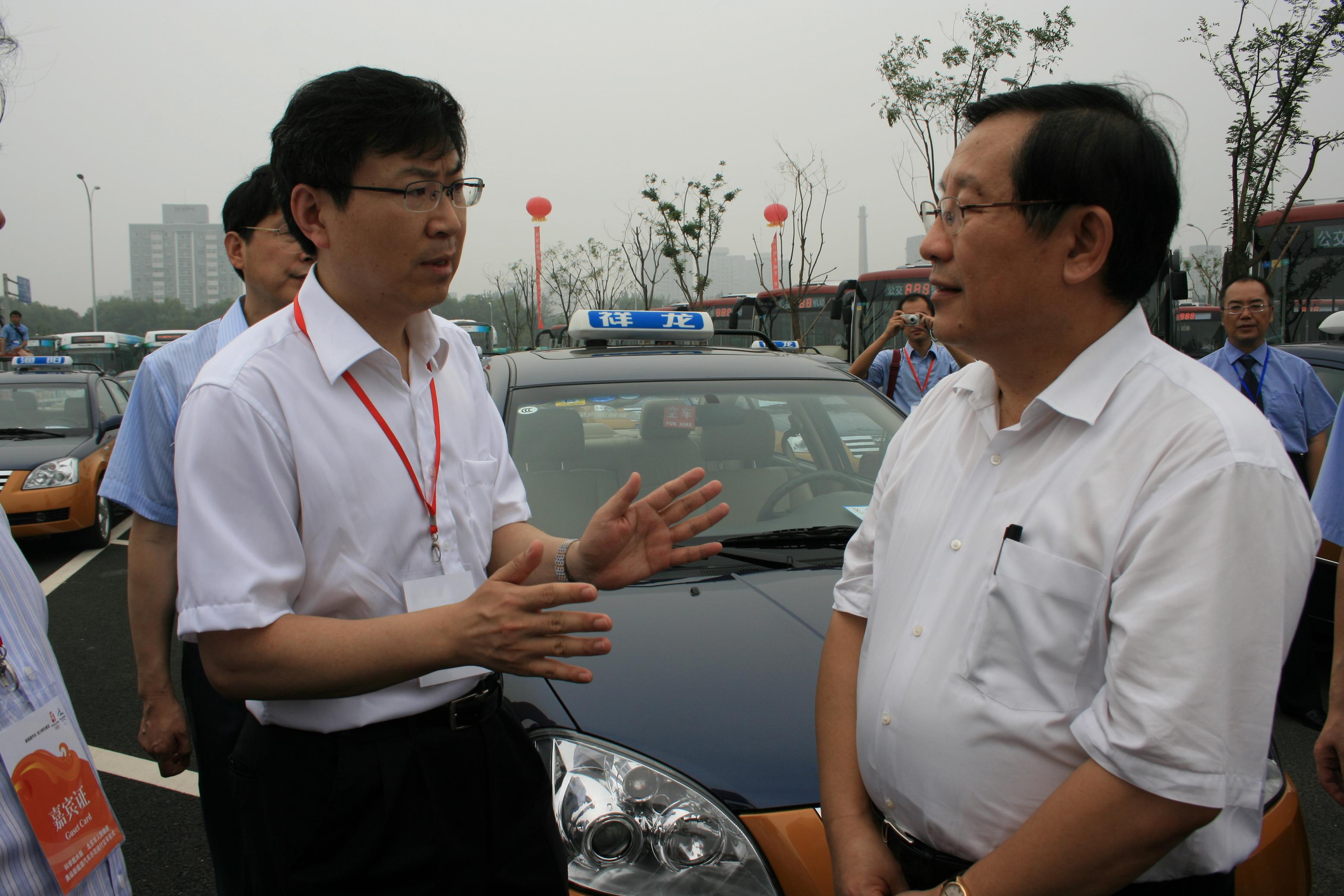 萬(wàn)鋼：關(guān)于電動(dòng)汽車?yán)孟⒁欢ㄊ菍映霾桓F