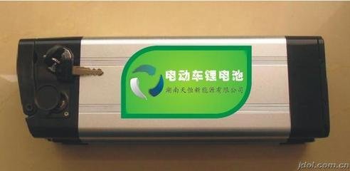 走好電動(dòng)汽車鋰電池的退役再就業(yè)之路