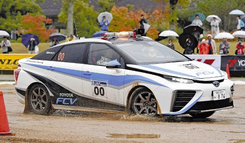 燃料電池車亮相日本賽場號稱“終極環(huán)保”（圖）