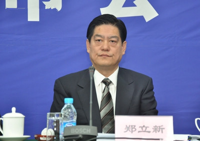 工業(yè)和信息化部新聞發(fā)言人、運(yùn)行監(jiān)測(cè)協(xié)調(diào)局局長(zhǎng)鄭立新