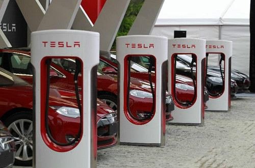特斯拉電動汽車充電樁落戶西雙版納勐海傣鄉(xiāng)