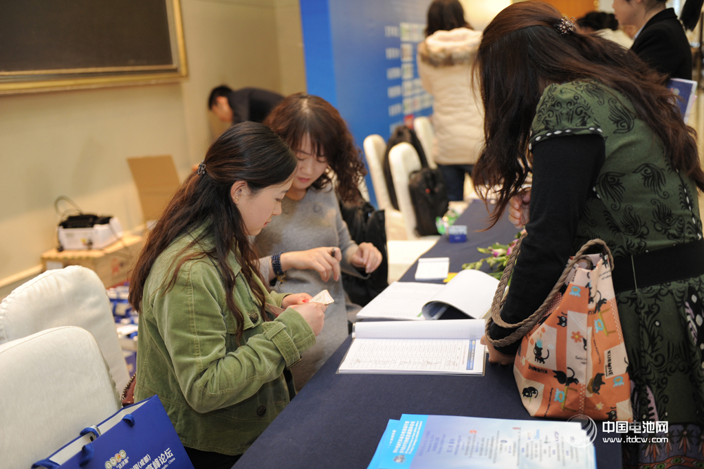 http://www.daixiedaifa.cn/batteryzt/abec2014/34526.html 【精彩瞬間】來(lái)自第二屆鋰電“達(dá)沃斯”的現(xiàn)場(chǎng)回放