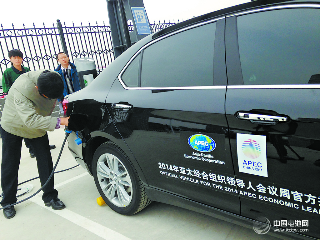 首都機(jī)場首座電動車充電站投運(yùn)  1至2小時(shí)充滿