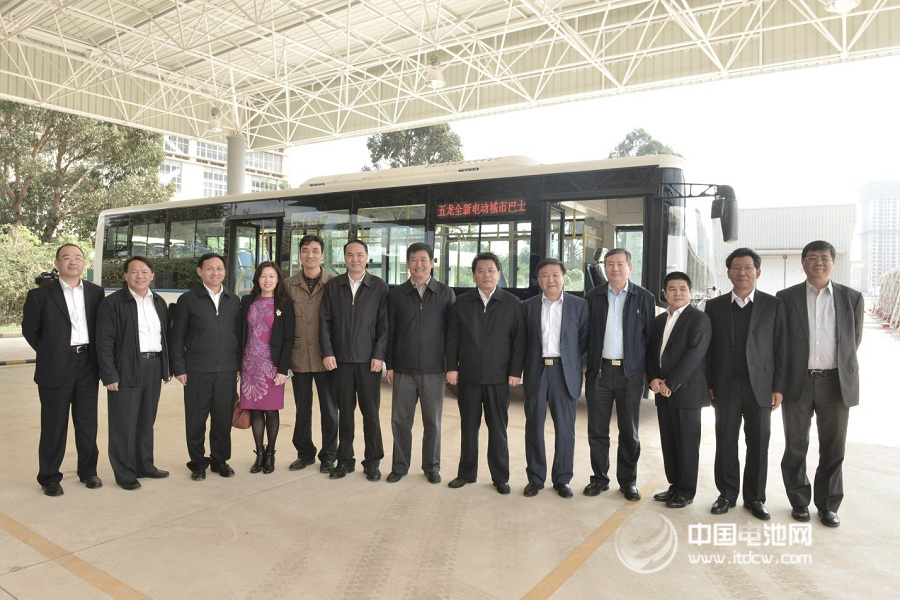 長江牌電動汽車首發(fā)車型下線  云南五龍正式投產(chǎn)
