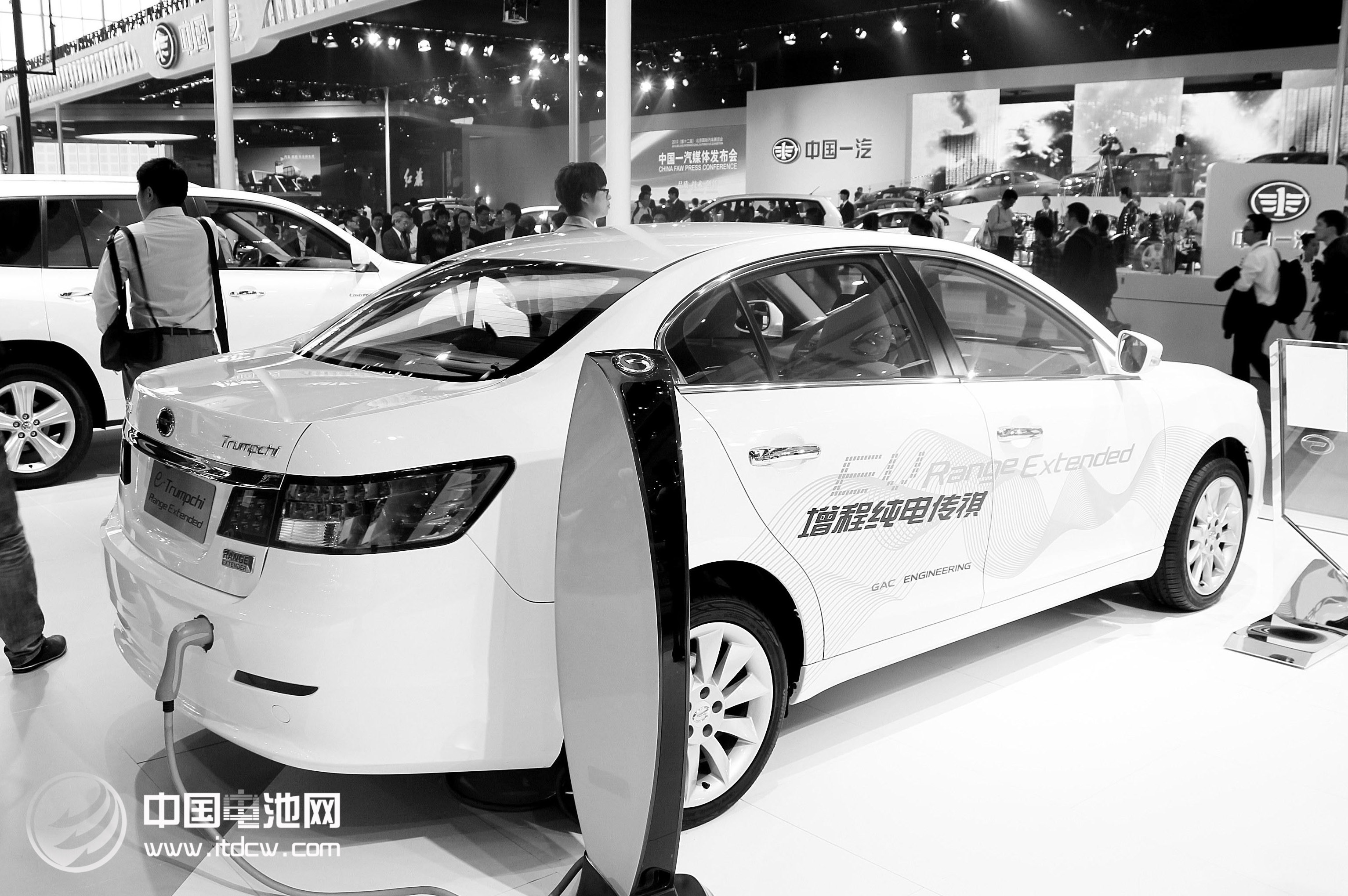 新能源車準(zhǔn)入門檻明確 IT企業(yè)低速電動(dòng)車企難進(jìn)入