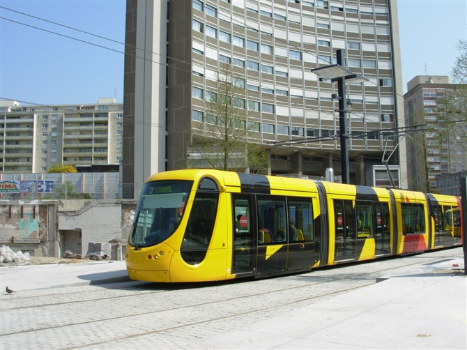 濟南布局雙源無軌電車 補貼政策刺激發展