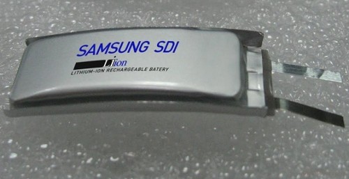 蘋(píng)果挖角三星電池專(zhuān)家 或?yàn)殡妱?dòng)汽車(chē)準(zhǔn)備
