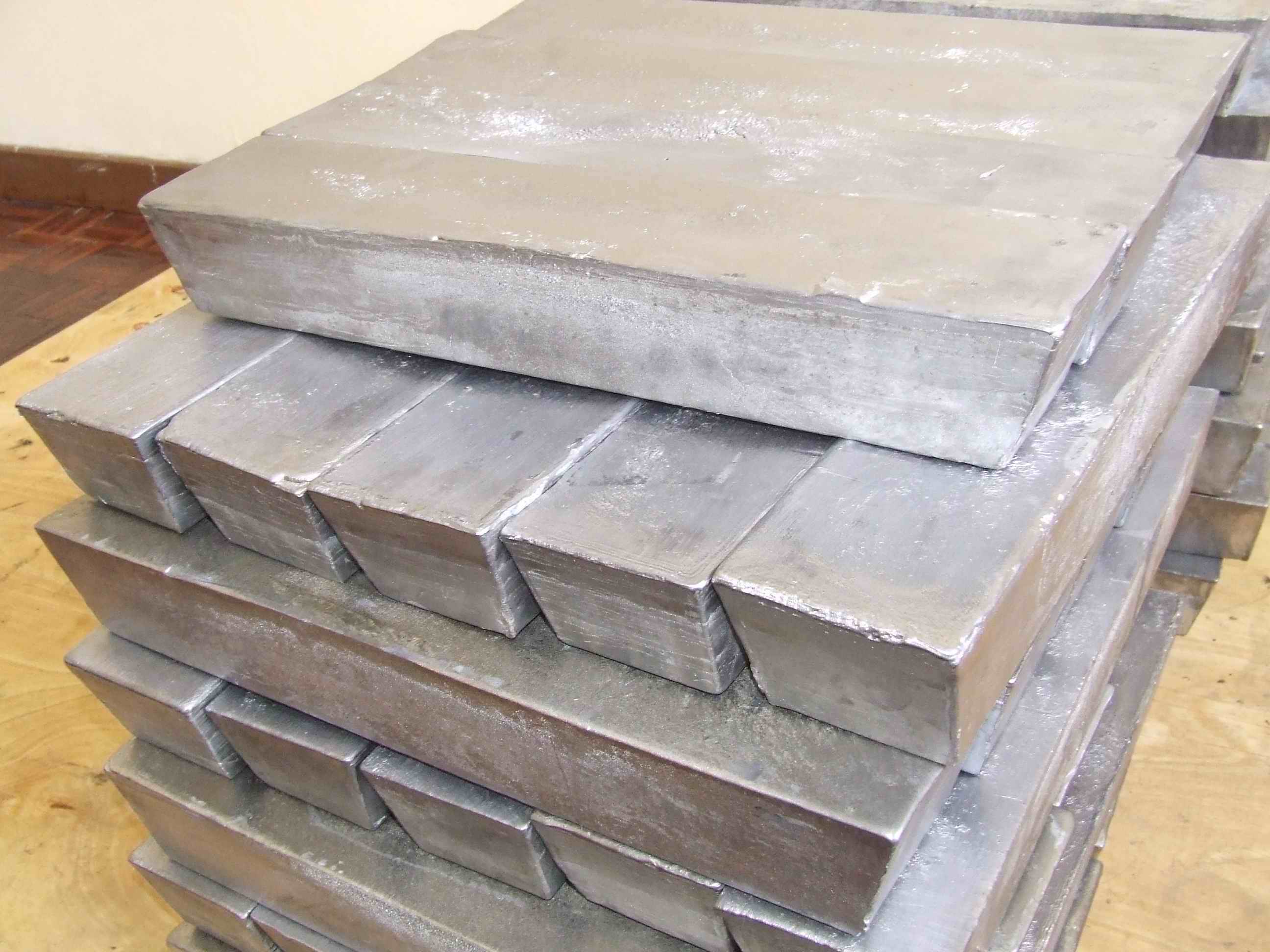 中國引領全球鉛產量 占到全球總產量的44%