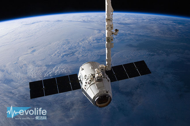 4000顆人造衛星繞著飛 SpaceX欲搭建全球互聯網