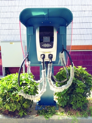 東莞首個(gè)電動(dòng)汽車光伏充電站試送電成功
