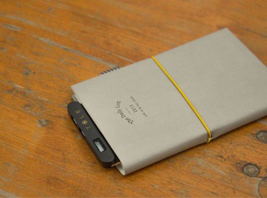 太陽能充電器 給iPhone6充電僅2.5小時