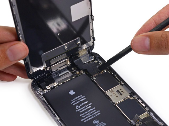 電池縮水為哪般 全新iPhone 6s Plus拆解（組圖）