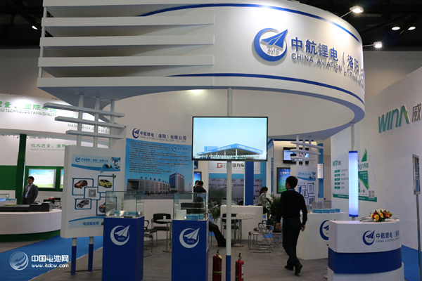 國內一線動力電池品牌集中亮相新能源汽車成果展