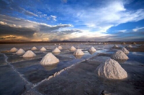 碳酸鋰產(chǎn)品四周提價四次 鋰電池現(xiàn)原料荒