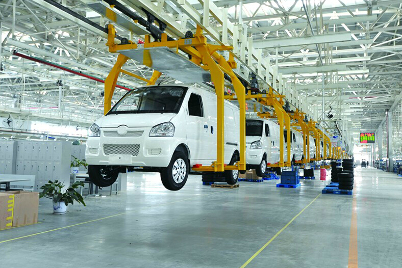 萊西北汽新能源汽車(chē)整車(chē)下線(xiàn)