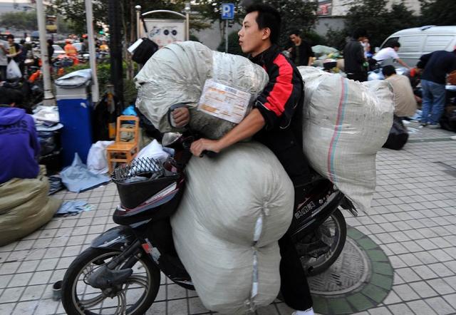 深圳啟動“史上最嚴”禁摩限電令 快遞行業(yè)受重創(chuàng)