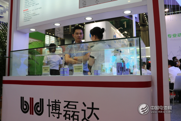 博磊達能源系統(tǒng)總工程師劉喜龍接受中國電池網編輯現場采訪