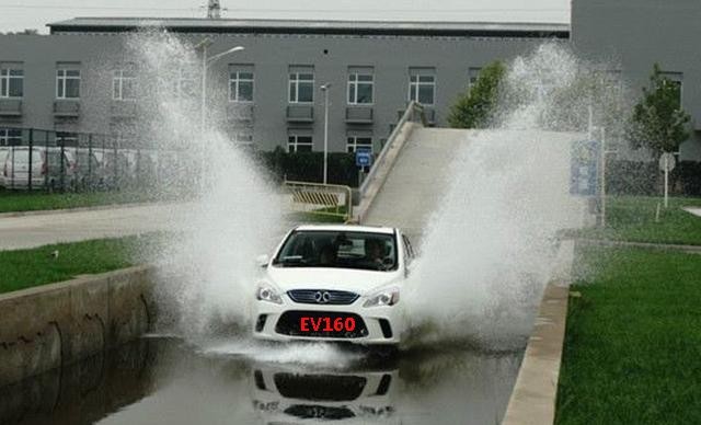 電動汽車經得起暴雨考驗嗎？涉水有標準規范