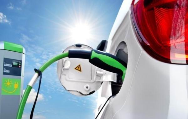 新疆新規：新能源汽車充電期間免交停車費