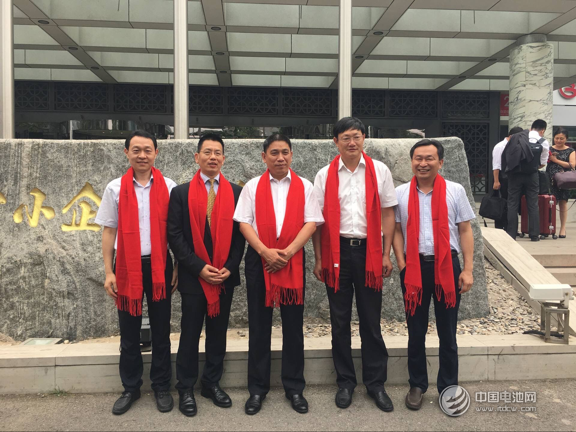 惠強新材在全國股份轉(zhuǎn)讓系統(tǒng)公司舉行集體掛牌儀式
