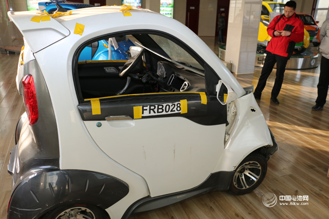 小型電動車