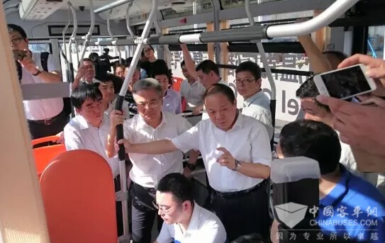 湖北首臺(tái)氫燃料電池客車在揚(yáng)子江研制成功