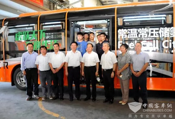 湖北首臺(tái)氫燃料電池客車在揚(yáng)子江研制成功