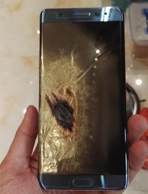 三星Note7國行版也炸了：網友爆料突然黑屏發生爆炸