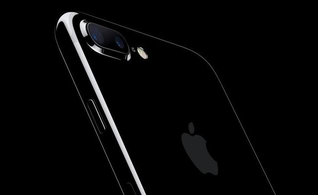 蘋(píng)果亮黑色iPhone 7為何總?cè)必洠毫计仿实? 需求量大