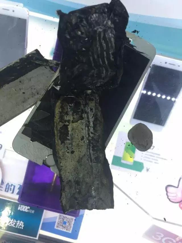 iPhone在中國(guó)也炸了 充電時(shí)手機(jī)直接炸開差點(diǎn)著火