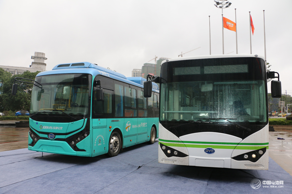 比亞迪新能源客車成為第4屆鋰電“達沃斯”論壇嘉賓接待用車