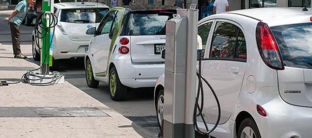 中國新能源汽車駛入“深水區”：騙補期終結，迎來技術和商業高度競爭