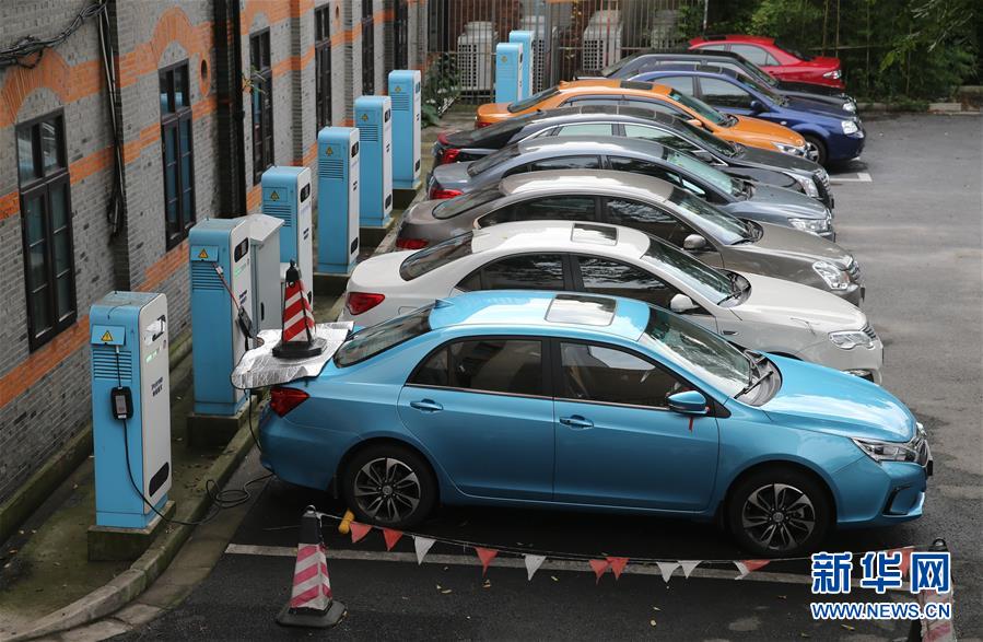 上海新能源汽車擁有量突破10萬輛 上海新能源汽車擁有量突破10萬輛