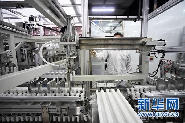 贛鋒鋰業布局鋰電池 投資6億動力電池全自動化生產線試產