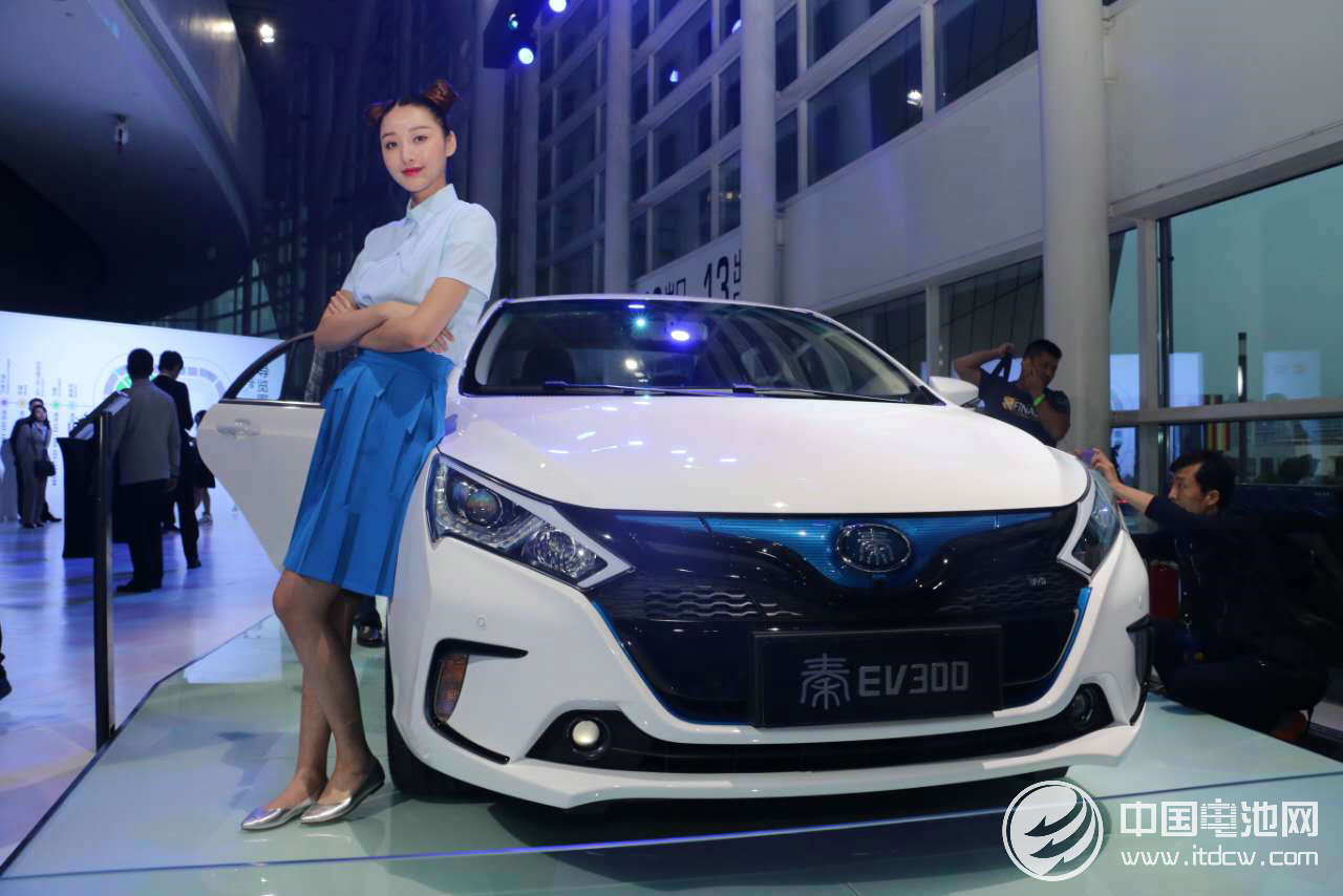 新能源汽車成為無硝煙新戰場 節能發展路線強化混動思路