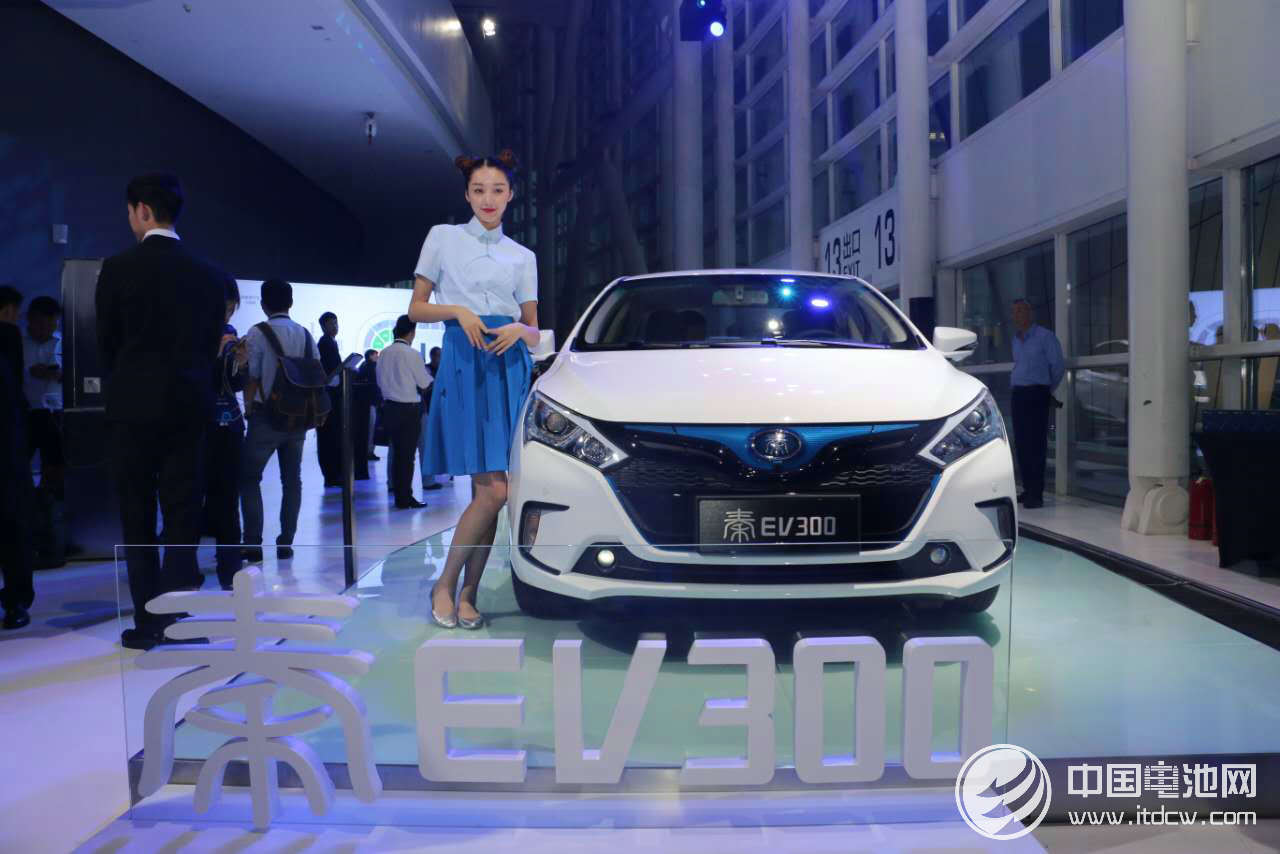 政策助推企業(yè)轉(zhuǎn)型升級(jí) 新能源汽車發(fā)展需打破動(dòng)力瓶頸